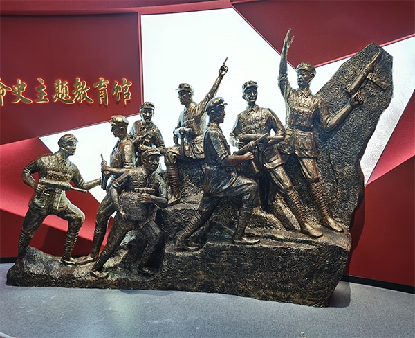 穎上青少年活動(dòng)中心紅軍長(cháng)征臘像雕塑